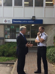 MF and CI Tony Dyer outside Swanley Police Station 1 22 Sept 17